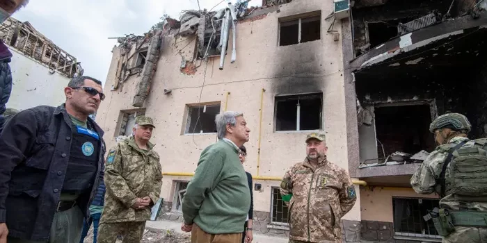 Rudal Menghantam Kyiv Saat Kedatangan Guterres