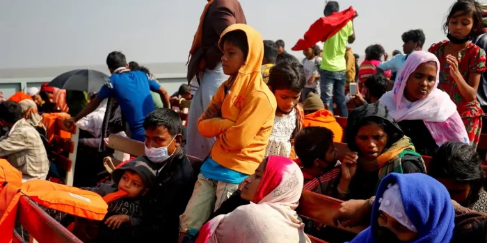 Ratusan Pengungsi Rohingya Melarikan Diri dari Pusat Karantina Malaysia, 6 Tewas