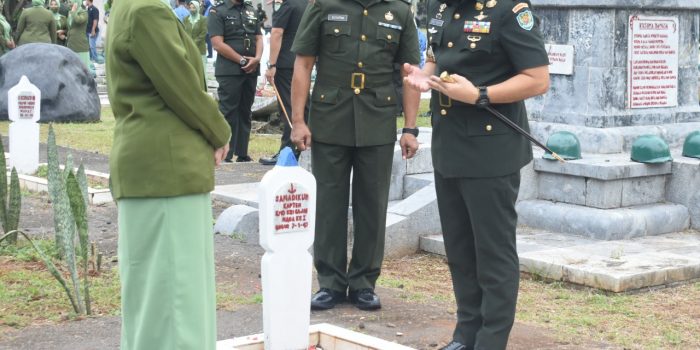 HUT ke 76 Kodam III/Siliwangi, Danrem 063/SGJ Kolonel Inf Dany Rakca Pimpin Ziarah TMP Kesenden