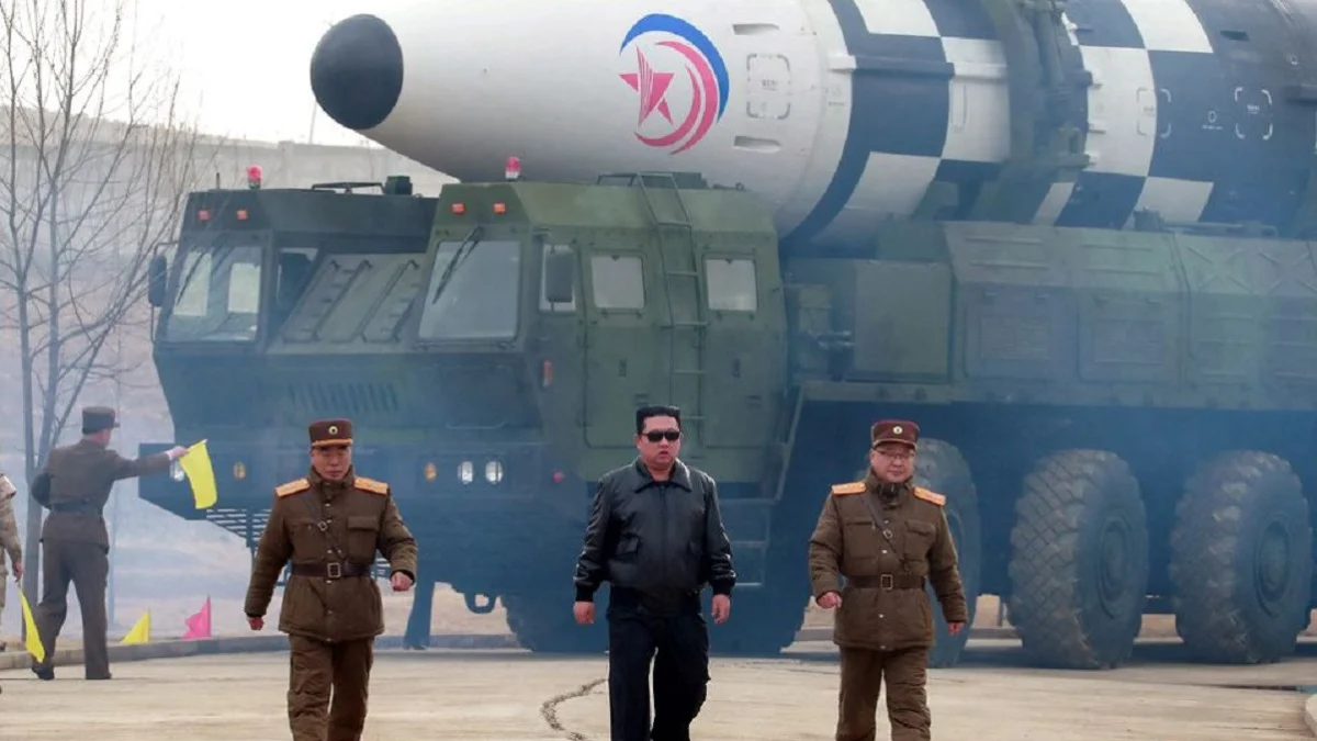Korea Utara Tembakkan 3 Rudal Balistik di Lepas Pantai Timurnya Usai Joe Biden Tinggalkan Asia