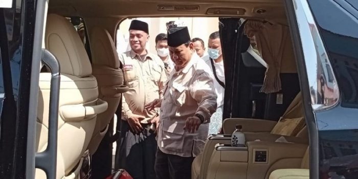 Prabowo Subianto Berkunjung Ke Pondok Pesantren Buntet, Begini Tanggapan Kiai Adib Rofiuddin