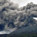 Gunung Marapi Meletus 46 Kali dalam 2 Hari; Tim SAR Tunda Evakuasi