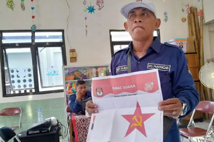 Surat Suara Pemilu 2024 Ditempeli Secarik Kertas Palu Arit Saat Penghitungan di Semarang, Diduga Disengaja