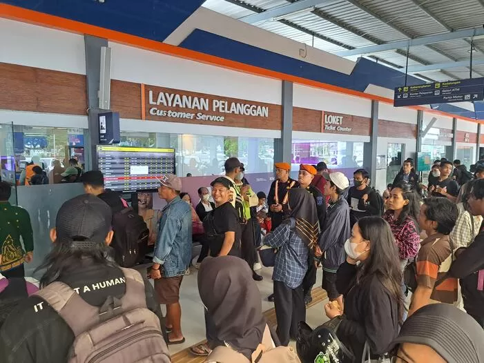 3 Perjalanan Kereta Api Jarak Jauh dari Surabaya Dibatalkan Terpapar Banjir Semarang