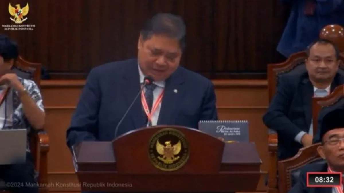 Menteri Koordinator Bidang Perekonomian Airlangga Hartarto di sidang sengketa pilpres 2024