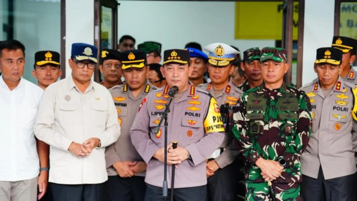 Kapolri Jenderal Listyo Sigit Prabowo dalam konferensi pers di RSUD Karawang. (Foto: dok. Polri)