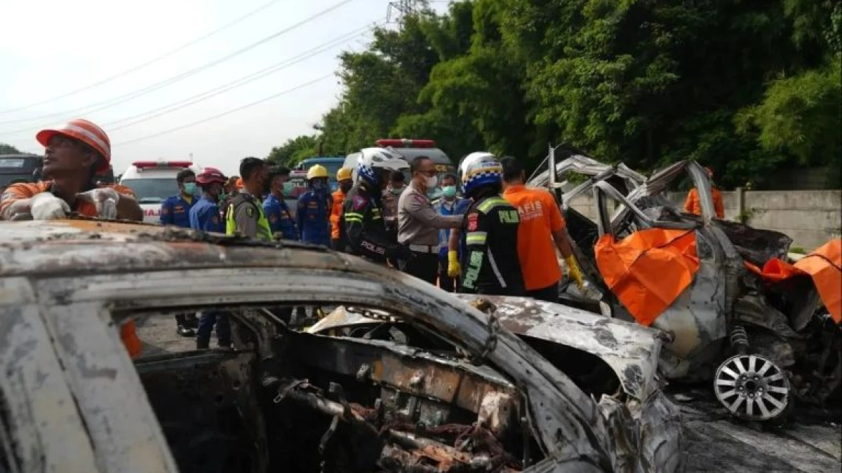 Tiga korban kecelakaan maut di KM 58 Tol Jakarta-Cikampek (Japek), Senin (8/4/2024) pagi, merupakan warga Suka