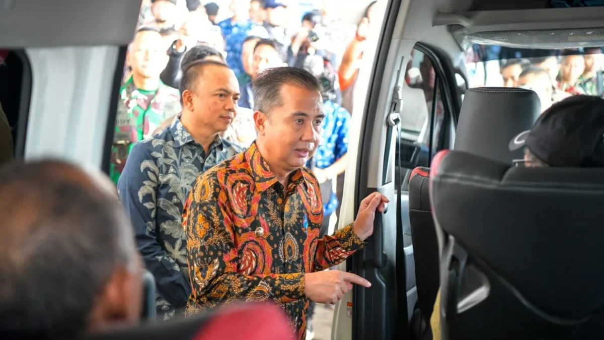 Penjabat (Pj.) Gubernur Jawa Barat, Bey Machmudin meluncurkan Layanan Angkutan Antarmoda ke Bandar Udara Inter