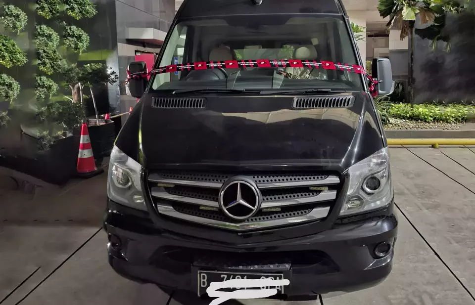 Tim penyidik KPK telah melakukan penyitaan 1 unit mobil merek Mercedes-Benz Sprinter 315 CD warna hitam besert