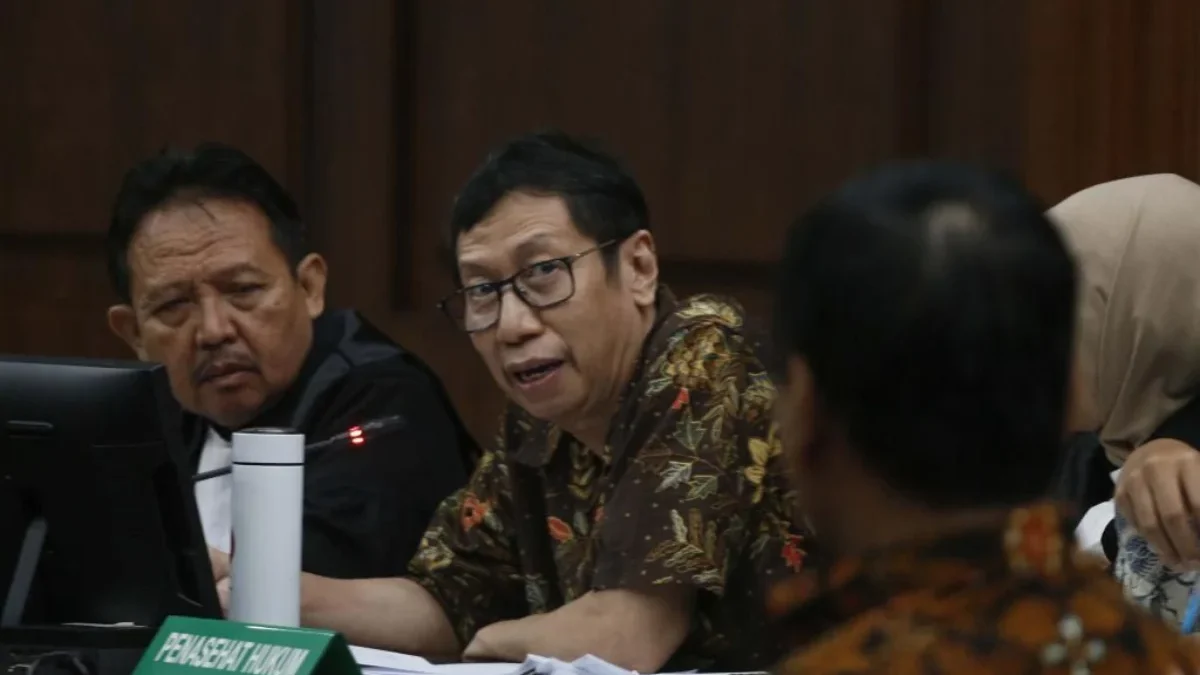 Eks Direktur Utama PT Jasa Marga Jasamarga Jalan layang Cikampek (JJC) Djoko Dwijono yang juga terdakwa kasus
