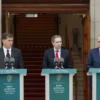 (Dari kiri ke kanan) Tiga pejabat Pemerintah Irlandia, yakni Menteri Eamon Ryan, Perdana Menteri Simon Harris,