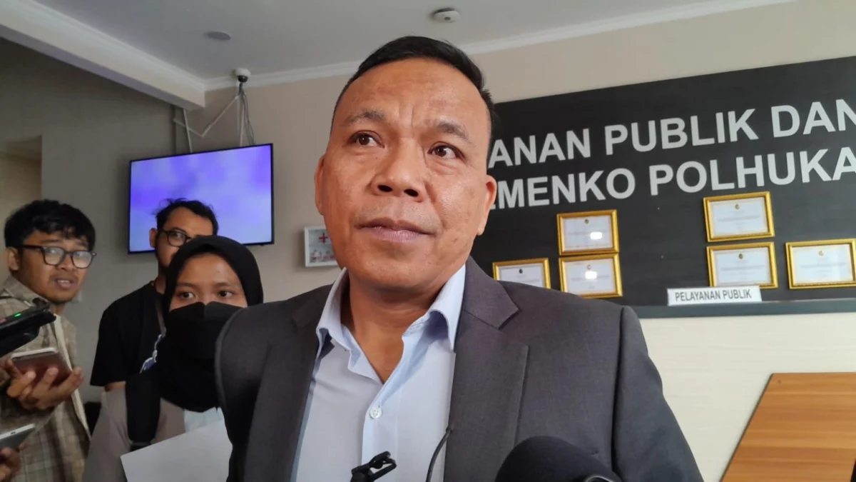 Kuasa hukum Pegi Setiawan atau Perong, Marwan Iswandi, kepada awak media di Kantor Kemenko Polhukam, Jakarta P