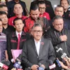 Sekretaris Jenderal Partai Demokrasi Indonesia Perjuangan (PDIP) Hasto Kristiyanto usai diperiksa di Polda Met