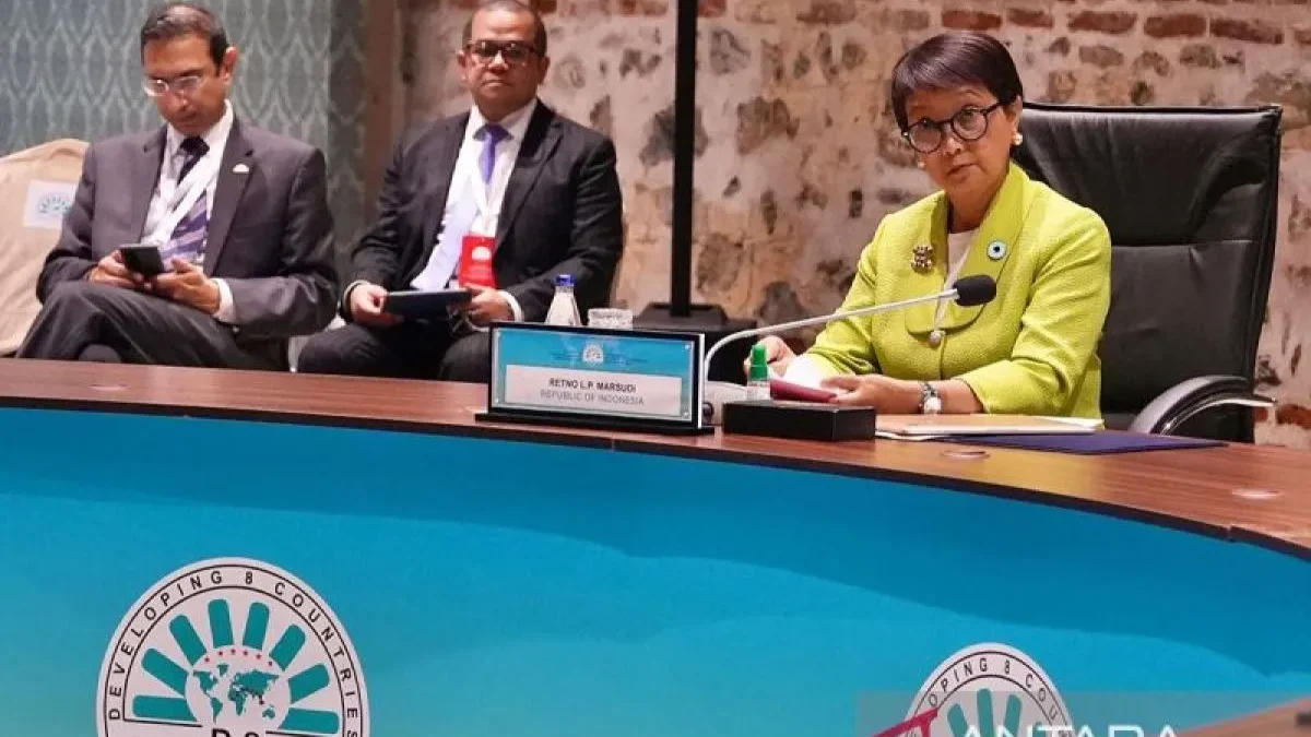 Menteri Luar Negeri RI Retno Marsudi berbicara dalam Pertemuan Luar Biasa Dewan Menlu D-8 di Istanbul, Turki,
