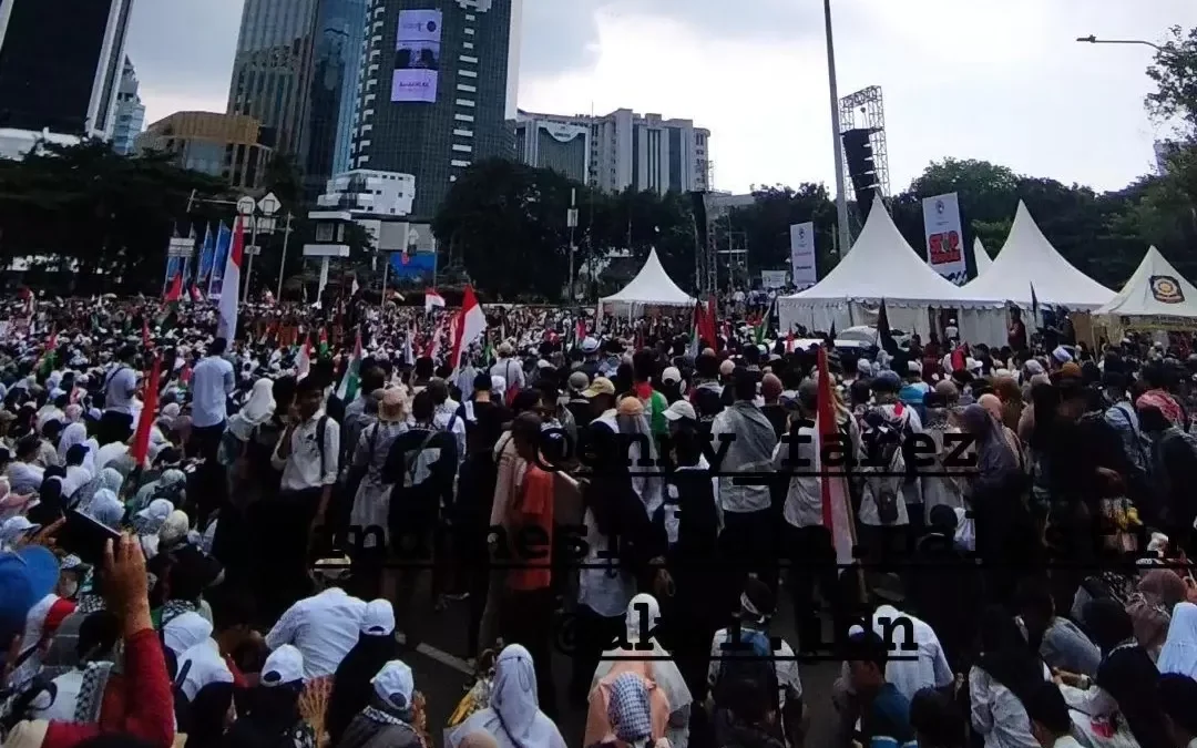 Aksi bela Palestina di kawasan Patung Kuda, Gambir, Jakarta Pusat pada Minggu (9/6).