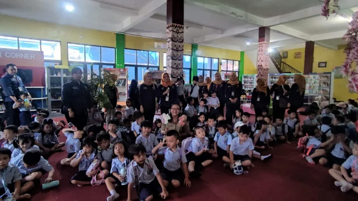 Kunjungan Kinderfield - Highfield School Kota Cirebon di Perpustakaan 400