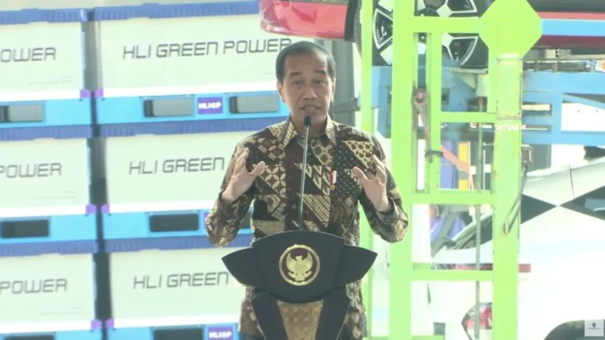 Presiden Joko Widodo dalam Peresmian Ekosistem Baterai dan Kendaraan Listrik Korea Selatan di Indonesia di Kar